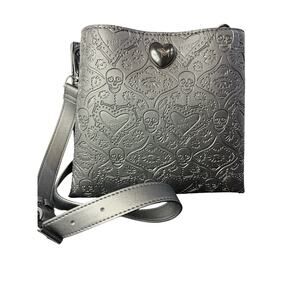 crossbody handbag from the brand Betsy Johnson Skull Flowers NWT